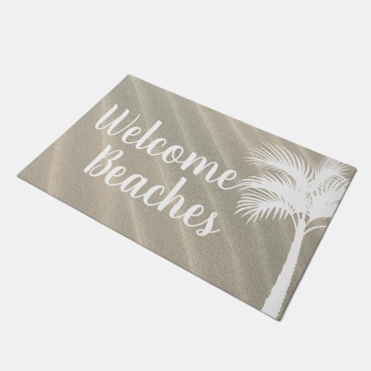歓迎は白いヤシの木及び砂丘を浜に引き上げます ドアマット (アングル)