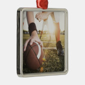 止まることをフットボールの中心の準備の閉めて下さい メタルオーナメント (右)