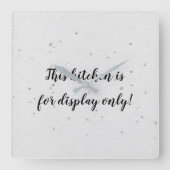 正方形のダイヤモンドのスタッドが付いているユーモアのあるな台所文字 スクエア壁時計 (正面)