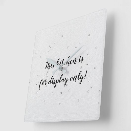 正方形のダイヤモンドのスタッドが付いているユーモアのあるな台所文字 スクエア壁時計 (傾斜)