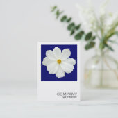 正方形の写真0166 – ダークブルーのコスモスの花 名刺 (スタンド正面)