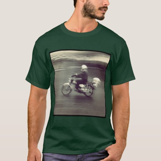 正方形の写真 – スピーディなモープ Tシャツ (正面)