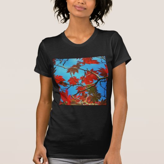 正方形の写真 – 赤い紅葉 Tシャツ (正面)