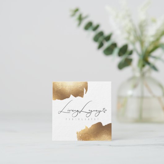 正方形の名刺|の金ゴールドのブラシのミニマリスト スクエア名刺 (スタンド正面)