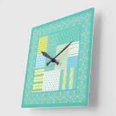 正方形の壁時計:ダフォディルフェイク – パッチワーク スクエア壁時計 (傾斜)