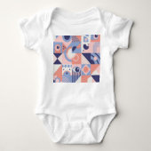 正方形シェイプ:幾何学的抽象芸術モザイク ベビーボディスーツ (正面)