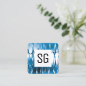 正方形パネル – イニシャル – 重なり合う春青 スクエア名刺 (スタンド正面)