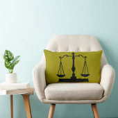 正義のはかりで測られる ランバークッション (椅子)