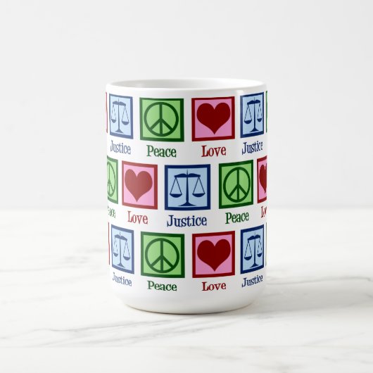 正義の平和はかりで測愛かわいい弁護士の裁判官 コーヒーマグカップ (中央)