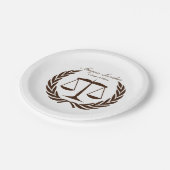 正義の法律学校の卒業のクラシックなスケール ペーパープレート (アングル)