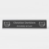 正義の銀のはかりで測られる弁護士 デスクネームプレート (正面)