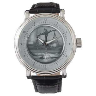 正義はかりで測の写真  弁護士 腕時計