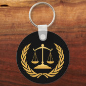 正義はかりで測の |法律 |弁護士 – ブラック&金ゴールド キーホルダー (正面)