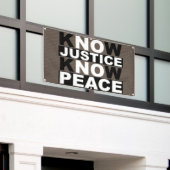 正義は平和を知っている 横断幕 (ビルの外側)