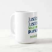 正義、正義は15オズのマグカップを追求 コーヒーマグカップ (正面左)