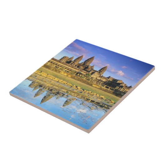 正面から見る寺の景色 タイル (側面)