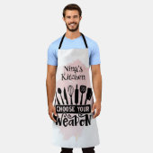 武器のキッチンツールを選ぶピンクスプラッシュ エプロン (着用した状態)