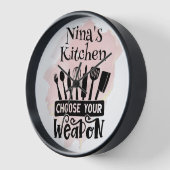 武器のキッチンツールを選ぶピンクスプラッシュ 壁時計 (傾斜)