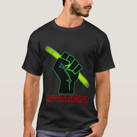 武器を持ち上げる Tシャツ (正面)