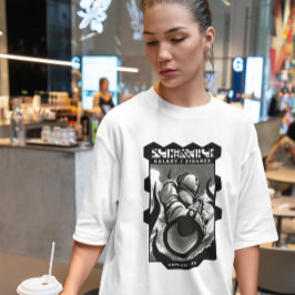 武器を持つ宇宙飛行士 Tシャツ