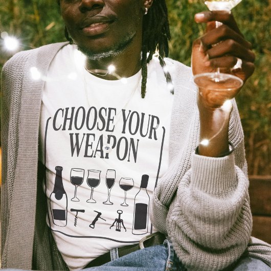 武器を選おもしろいぶワイン好きドリンカー Tシャツ