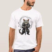 武者の猫が鎧をまとい刀を持つ Tシャツ (正面)