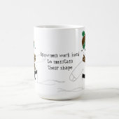 武術をする雪だるま コーヒーマグカップ (中央)