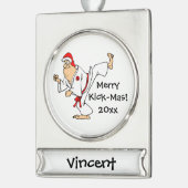 武術アーツメリーキック – マスクリスマス シルバープレートバナーオーナメント (左)