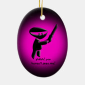 武装して、危ない静かで黒い忍者の暗殺者 セラミックオーナメント (裏面)