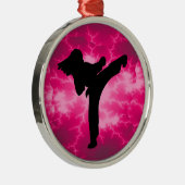 武道の稲妻のピンクの女性のデザイン メタルオーナメント (右)