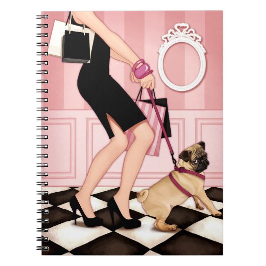 歩いているシックな女性彼女のパグ ノートブック (正面)