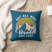 歩き回る者が全員ハイキングをするとは限失ったらない クッション (ブランケット)