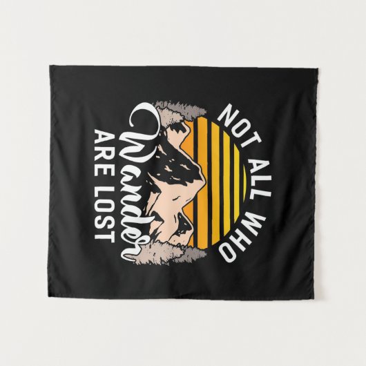 歩き回る者が全員ハイキングをするとは限失ったらない タペストリー (正面(横))