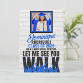 歩くの見せてよ | 面白い青い写真 卒業式 招待状 (スタンド正面)