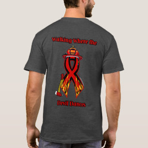 歩くは悪魔が踊る…消防士 Tシャツ