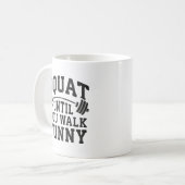 歩くまでスクワットおもしろい- Leg Day Humor コーヒーマグカップ (正面左)