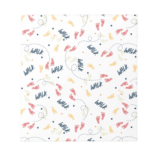 歩くを一緒に：アドベンチャーフットプリントのパターン ノートパッド (正面)