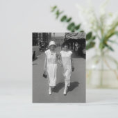 歩くハンド・イン・ハンド， 1924 ポストカード (スタンド正面)