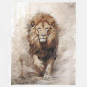 歩く威厳のあるライオン フリースブランケット (正面)