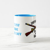 歩兵-戦いの女王-飲み物用品 ツートーンマグカップ (中央)