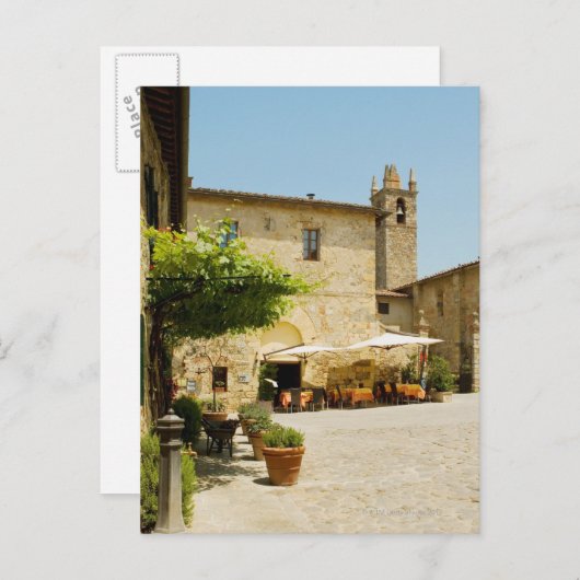 歩道のカフェ、教会の横にロマンスク ポストカード (正面/裏面)
