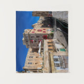 歩道橋、バレッタの階段と狭い通り タペストリー (正面)