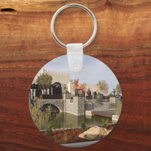 歯と爪、 ネイル城のワイナリーインパソロブレス キーホルダー (正面)