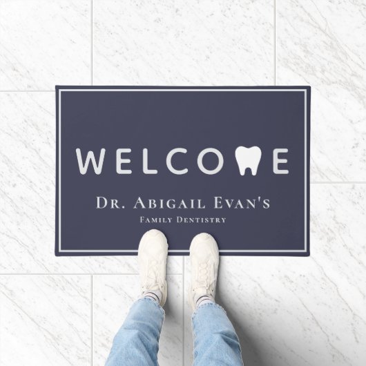 歯のアイコンモダンネイビーブルー歯科へようこそ ドアマット (室内)