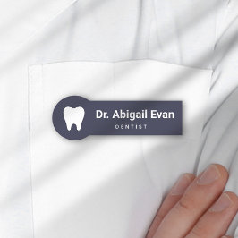 歯のモダンアイコンプロフェッショナル歯科矯正医 名札