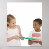 歯のモデルセットとサイズ超過の子供 ポスター (正面)