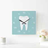 歯のロゴと名前を付けた歯科医のオフィスの時計 スクエア壁時計 (ホーム)