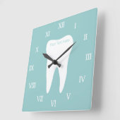 歯のロゴと名前を付けた歯科医のオフィスの時計 スクエア壁時計 (傾斜)