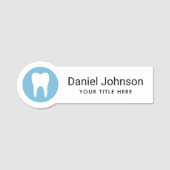 歯のロゴを入れモダンた歯科歯科医師 名札 (正面)