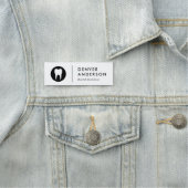 歯のロゴを入れモダンた歯科歯科医師 名札 (インサイチュ)